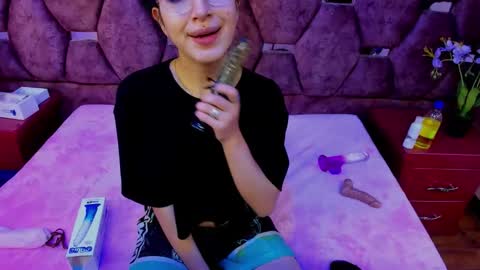 Snapshot of kattyqueenn chatting on 10-18-25, 12:39 katty online show from 10-18-25, 12:39