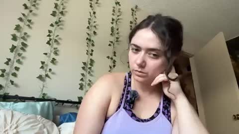 Snapshot of katxxgolding chatting on 06-16-26, 07:16 Princesse Kat online show from 06-16-26, 07:16