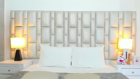 katy blonde girl and paola big boobs online show from 11-26-25, 07:59