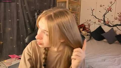 Snapshot of katy_midocalm chatting on 12-19-25, 06:42 Kate online show from 12-19-25, 06:42