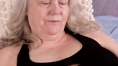 Snapshot of katy_nicole chatting on 04-24-26, 08:00 katy_nicole online show from 04-24-26, 08:00