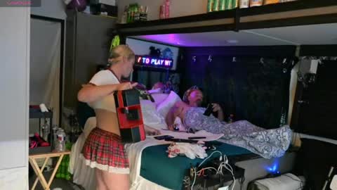 katycouple69 online show from 04-11-26, 09:19