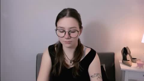 Snapshot of katygentle chatting on 02-19-26, 04:03 Katy online show from 02-19-26, 04:03