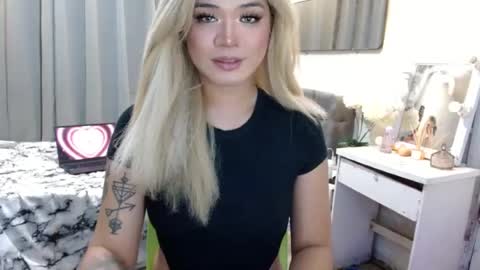 Snapshot of katykiat chatting on 07-19-26, 10:46 katykiat online show from 07-19-26, 10:46