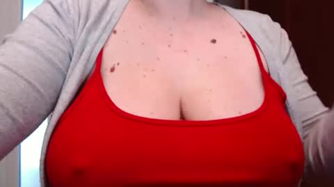 Snapshot of katynextdoor chatting on 12-17-25, 06:30 Katy online show from 12-17-25, 06:30