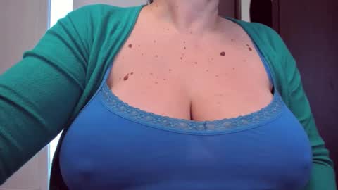 Snapshot of katynextdoor chatting on 01-14-26, 06:52 Katy online show from 01-14-26, 06:52