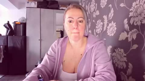 Snapshot of katynextdoor chatting on 02-16-26, 01:51 Katy online show from 02-16-26, 01:51