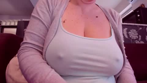 Snapshot of katynextdoor chatting on 03-10-26, 06:40 Katy online show from 03-10-26, 06:40