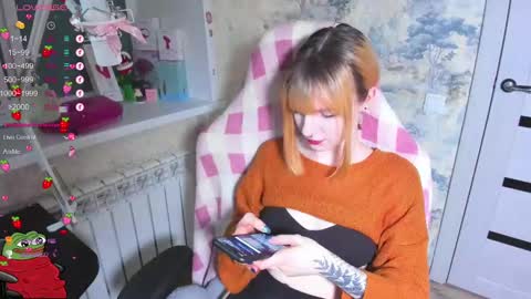 Snapshot of kawaii_power_uwu chatting on 02-21-25, 01:33 Kira-chan online show from 02-21-25, 01:33