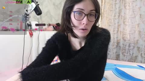 Snapshot of kawaiinullify chatting on 12-23-25, 06:00 Warya online show from 12-23-25, 06:00