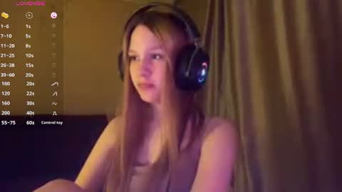 Snapshot of kayceefroehner chatting on 06-23-26, 04:16 Amia online show from 06-23-26, 04:16