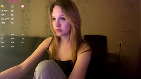 Snapshot of kayceefroehner chatting on 08-03-26, 06:55 Amia online show from 08-03-26, 06:55