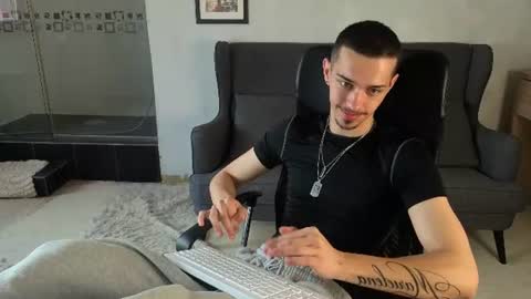Snapshot of kaydendrew chatting on 06-23-26, 04:21 KaydenDrew online show from 06-23-26, 04:21