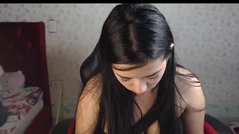 Snapshot of kaylak18x chatting on 10-20-25, 07:42 Kayla online show from 10-20-25, 07:42