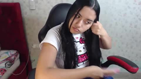 Snapshot of kaylak18x chatting on 11-11-25, 01:27 Kayla online show from 11-11-25, 01:27