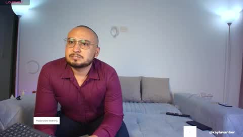 Snapshot of kaylavanber_ chatting on 02-22-26, 01:42 KAYLA Damian online show from 02-22-26, 01:42