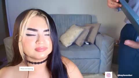 Snapshot of kaylavanber_ chatting on 03-04-26, 08:42 KAYLA Damian online show from 03-04-26, 08:42