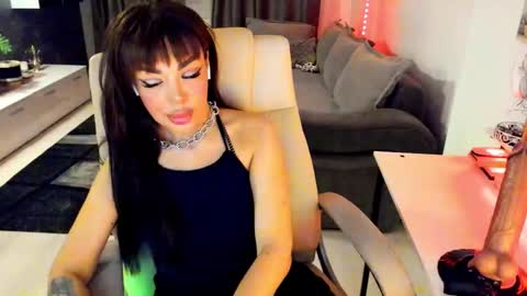 kaylee online show from 11-05-25, 05:46