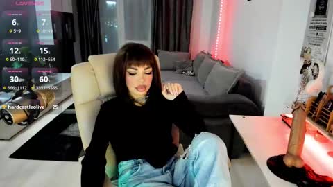 kaylee online show from 11-18-25, 03:49