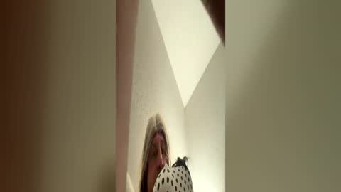 Snapshot of kayleecumslut chatting on 07-30-26, 11:20 kayleecumslut online show from 07-30-26, 11:20