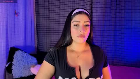 Snapshot of kayleemorales chatting on 10-07-25, 06:38 Kaylee online show from 10-07-25, 06:38