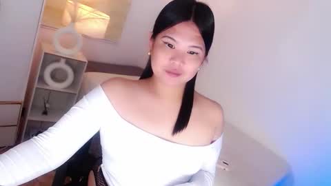 Snapshot of kayleepinay chatting on 04-23-26, 06:21 Y O U R F U T U R E K A Y L E E online show from 04-23-26, 06:21