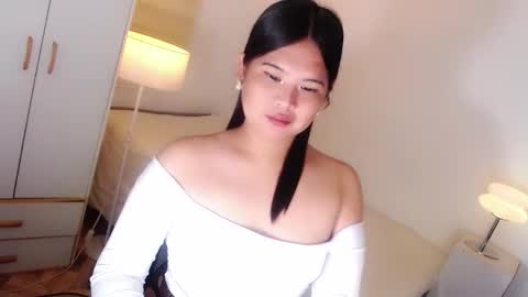 Snapshot of kayleepinay chatting on 05-11-26, 04:04 Y O U R F U T U R E K A Y L E E online show from 05-11-26, 04:04