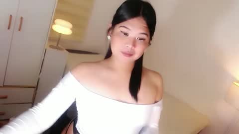 Snapshot of kayleepinay chatting on 05-15-26, 06:37 Y O U R F U T U R E K A Y L E E online show from 05-15-26, 06:37