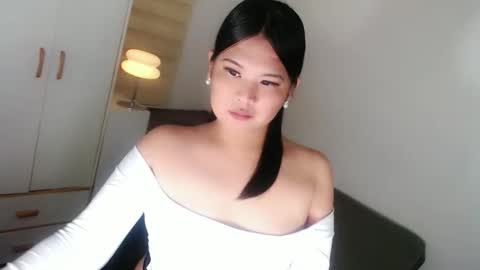 Snapshot of kayleepinay chatting on 05-22-26, 11:54 Y O U R F U T U R E K A Y L E E online show from 05-22-26, 11:54