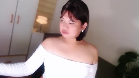 Snapshot of kayleepinay chatting on 05-31-26, 12:52 Y O U R F U T U R E K A Y L E E online show from 05-31-26, 12:52