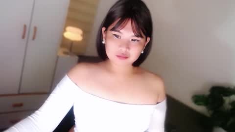 Snapshot of kayleepinay chatting on 06-01-26, 11:28 Y O U R F U T U R E K A Y L E E online show from 06-01-26, 11:28