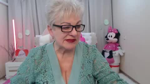 kaylesmoll online show from 04-11-26, 06:56