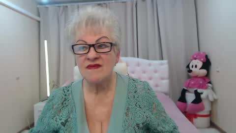 Snapshot of kaylesmoll chatting on 05-05-26, 06:38 kaylesmoll online show from 05-05-26, 06:38