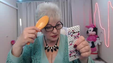 Snapshot of kaylesmoll chatting on 05-27-26, 06:49 kaylesmoll online show from 05-27-26, 06:49