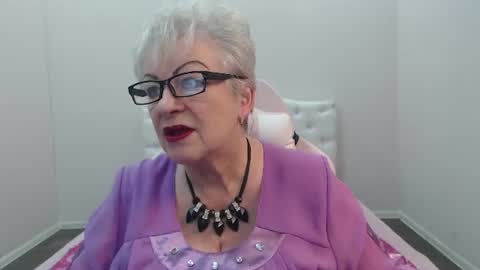 Snapshot of kaylesmoll chatting on 07-20-26, 06:32 kaylesmoll online show from 07-20-26, 06:32