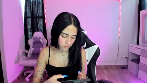 Snapshot of kaylie_xxx chatting on 01-23-25, 08:45 kaylie online show from 01-23-25, 08:45