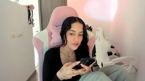 Snapshot of kaylie_xxx chatting on 09-11-25, 05:13 kaylie online show from 09-11-25, 05:13