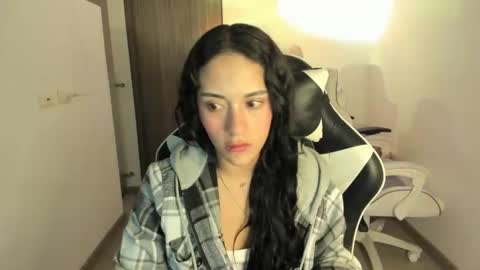 Snapshot of kaylie_xxx chatting on 10-09-25, 02:31 kaylie online show from 10-09-25, 02:31