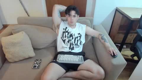 kaynn_b online show from 02-05-25, 01:04