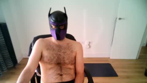 Snapshot of kaywolf89 chatting on 02-26-25, 04:56 Neon online show from 02-26-25, 04:56