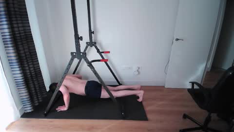 Snapshot of kaywolf89 chatting on 11-08-25, 03:56 Neon online show from 11-08-25, 03:56