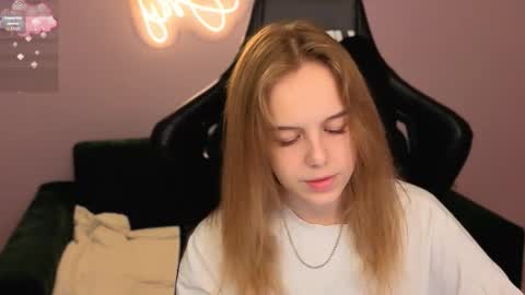 Snapshot of kebesheska chatting on 09-27-25, 09:03 Seb Polly Roxy Jonny online show from 09-27-25, 09:03