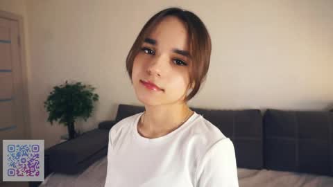 Snapshot of keeleyreineck chatting on 05-11-26, 05:24 Nika online show from 05-11-26, 05:24