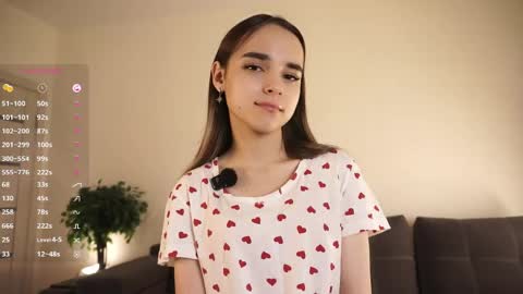 Snapshot of keeleyreineck chatting on 05-21-26, 06:20 Nika online show from 05-21-26, 06:20