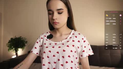 Snapshot of keeleyreineck chatting on 05-25-26, 08:31 Nika online show from 05-25-26, 08:31