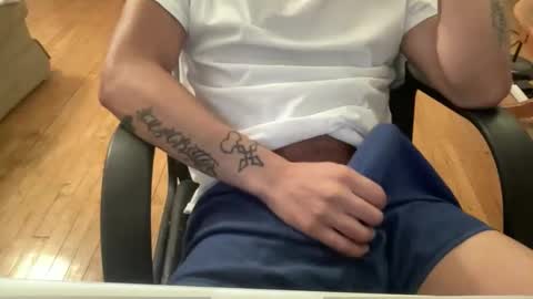 Snapshot of keesey23 chatting on 12-02-25, 04:51 Keesey23 online show from 12-02-25, 04:51