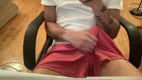 Snapshot of keesey23 chatting on 12-15-25, 04:17 Keesey23 online show from 12-15-25, 04:17