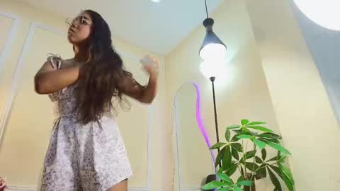 Snapshot of keila_hott20 chatting on 10-18-25, 12:17 keila online show from 10-18-25, 12:17