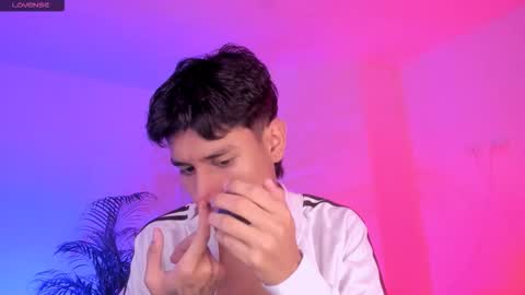 Alejandro Gonzalez online show from 10-05-25, 03:49