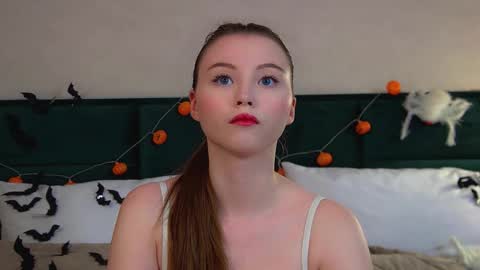 Keira online show from 10-21-25, 06:08